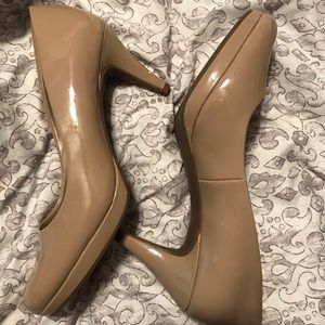 *SOLD*Bandolino Taupe 3in. Pumps